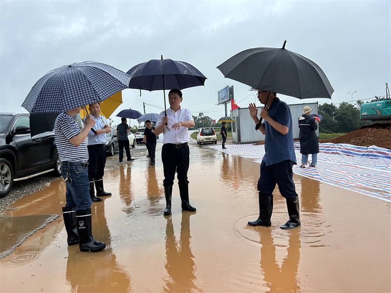 以人民為中心將安全放首位——吳光文到多個鄉(xiāng)鎮(zhèn)督導防汛抗災工作