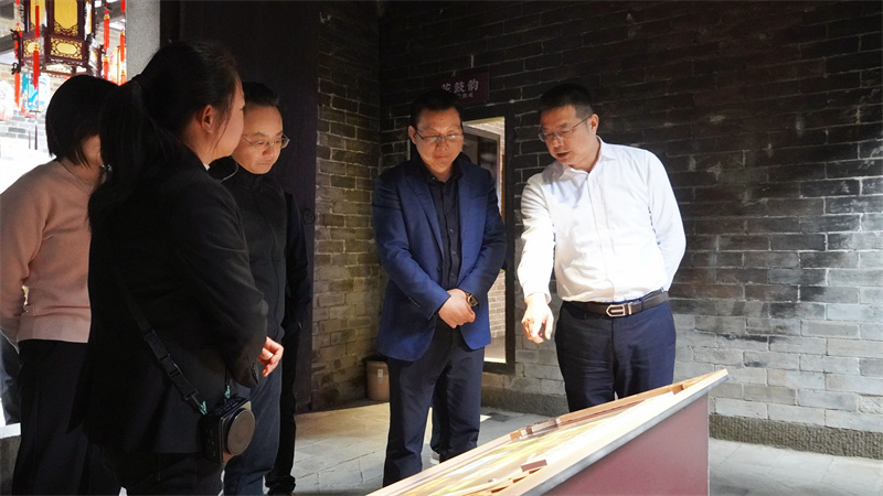共謀發(fā)展 共商文旅融合發(fā)展新路徑——湖南旅游發(fā)展投資集團(tuán)曹岳嵩一行來張谷英景區(qū)考察調(diào)研