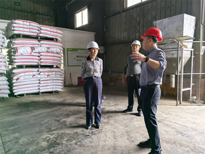 彭榮欣到企業(yè)開(kāi)展聯(lián)手幫扶活動(dòng)