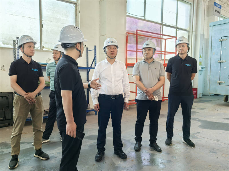 吴光文到企业开展联手帮扶活动