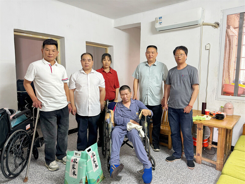 县肢体残疾人协会开展走访慰问活动
