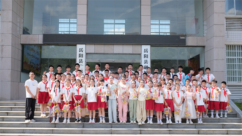 明德小学学子探秘县融媒体中心 沉浸式感受媒体魅力