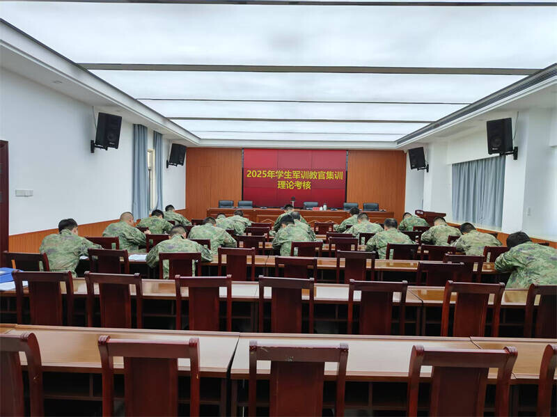 岳陽(yáng)縣人武部嚴(yán)訓(xùn)強(qiáng)能 打造專業(yè)學(xué)生軍訓(xùn)教官隊(duì)伍