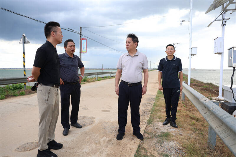 吳光文實(shí)地調(diào)研抗旱工作