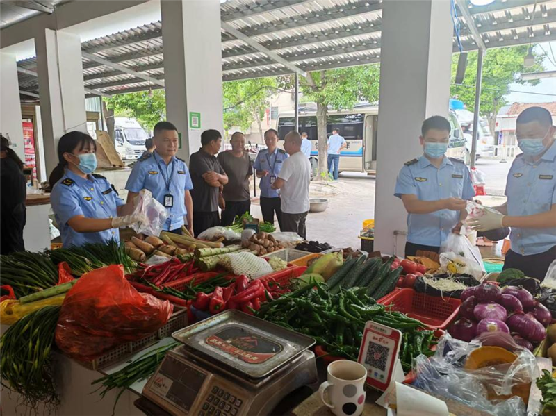 岳陽縣開展食品安全快檢 筑牢群眾“舌尖防線”