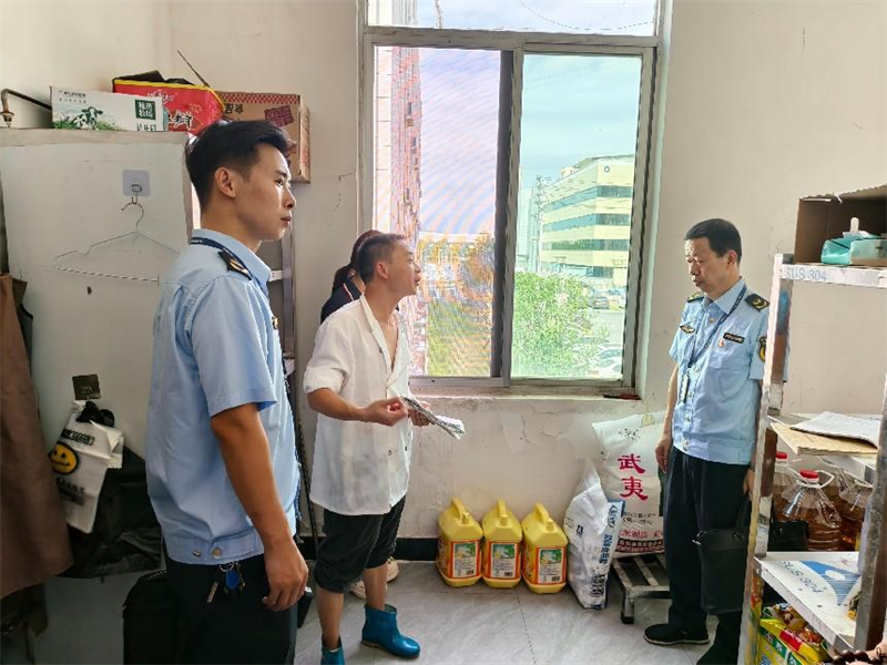 县市场监督管理局开展园区企业食堂专项检查