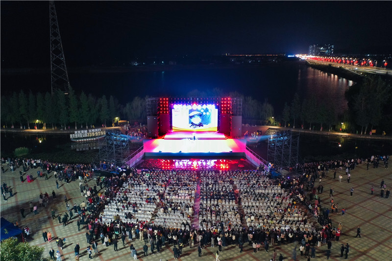 礼赞百年工运 唱响奋进新征程的劳动者之歌