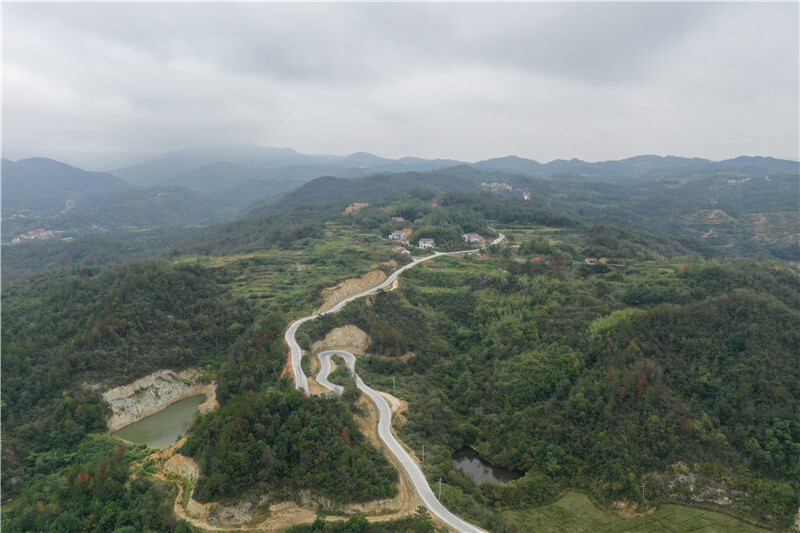 织密农村交通网 公路赋能促振兴