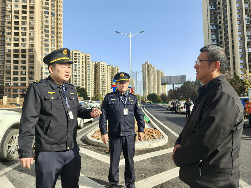 聚力路域环境整治 护航群众舒心出行