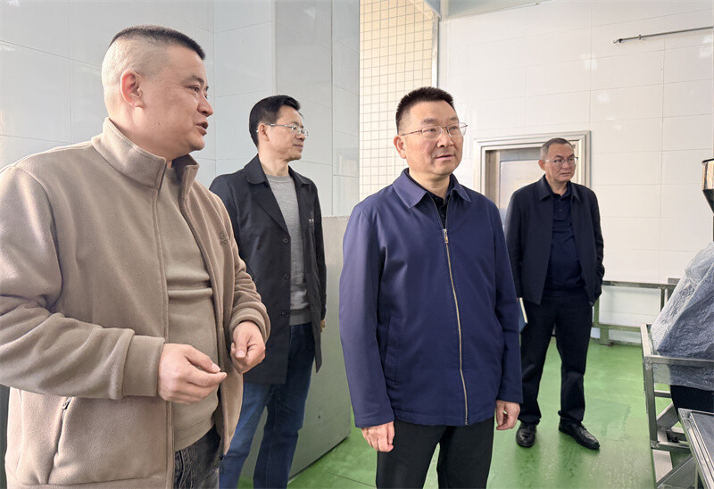 周峰进企业开展“送解优”联手帮扶行动