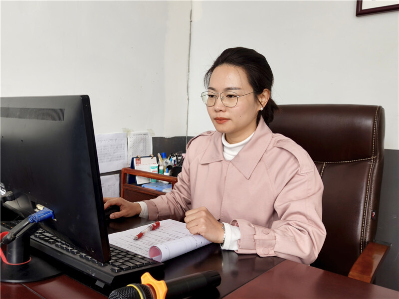 县人大代表袁静：守教育初心 办一所有温度的学校