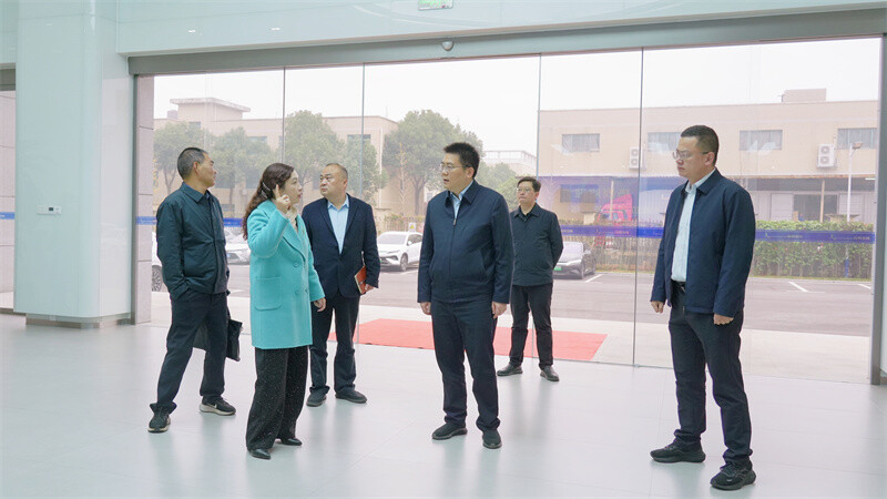 肖湘晖开展百名干部联百企“送解优”联手帮扶企业行动