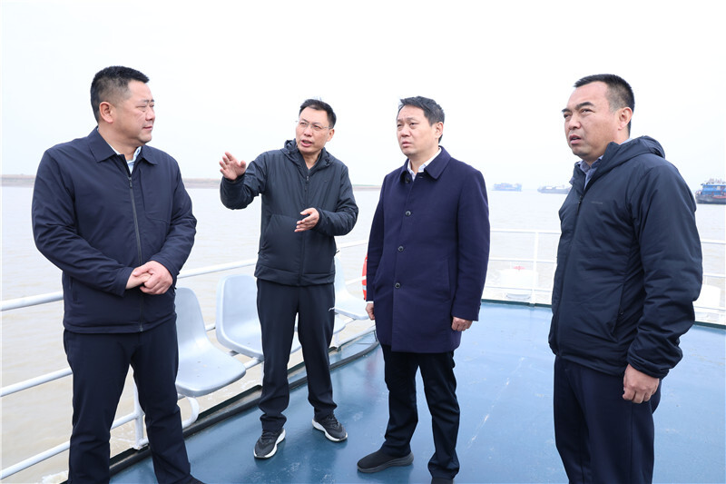 吴光文开展巡湖工作