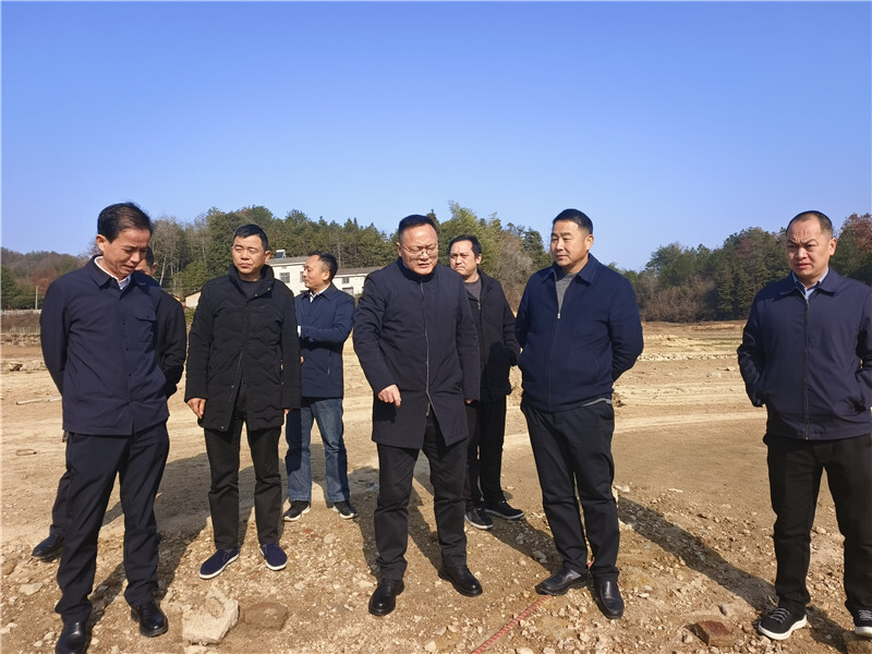 方克君赴铁山库区开展巡湖工作