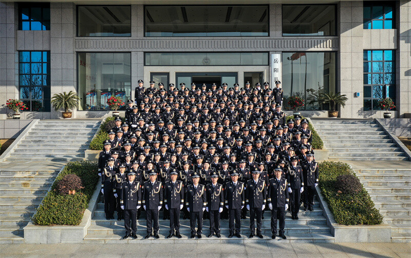 县公安局举行庆祝2026年中国人民警察节升旗仪式