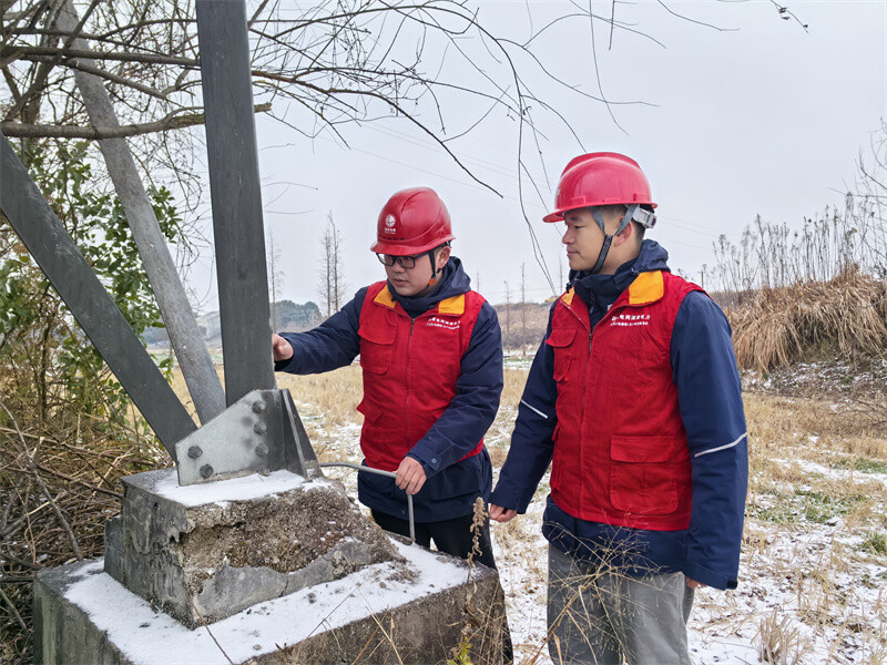 无人机巡线织密防护网 国网岳阳县供电公司科技赋能低温雨雪保供