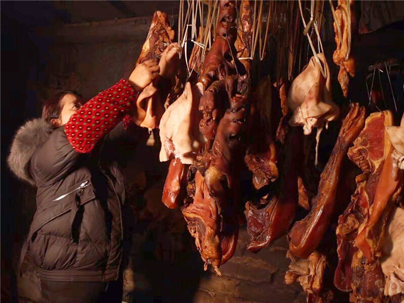 岳阳县的年，从杀年猪熏腊肉的烟火气中走来