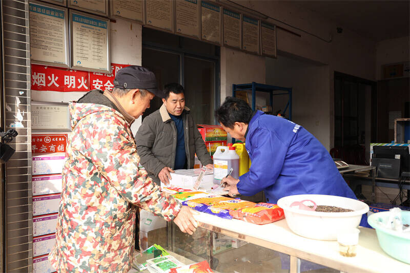 备足“粮草”护春耕 农资保供稳民心