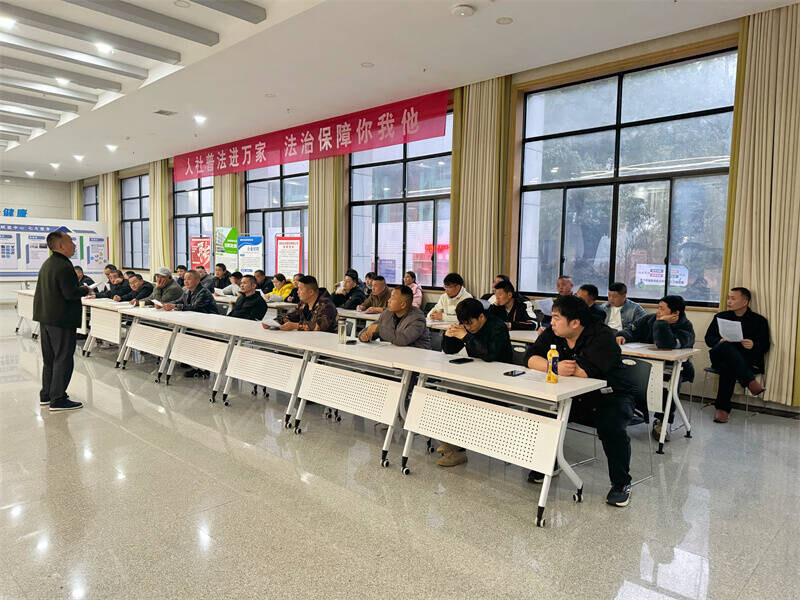 政企同心提技能 稳就业——岳阳县2026年第一期叉车司机培训班开班谋发展