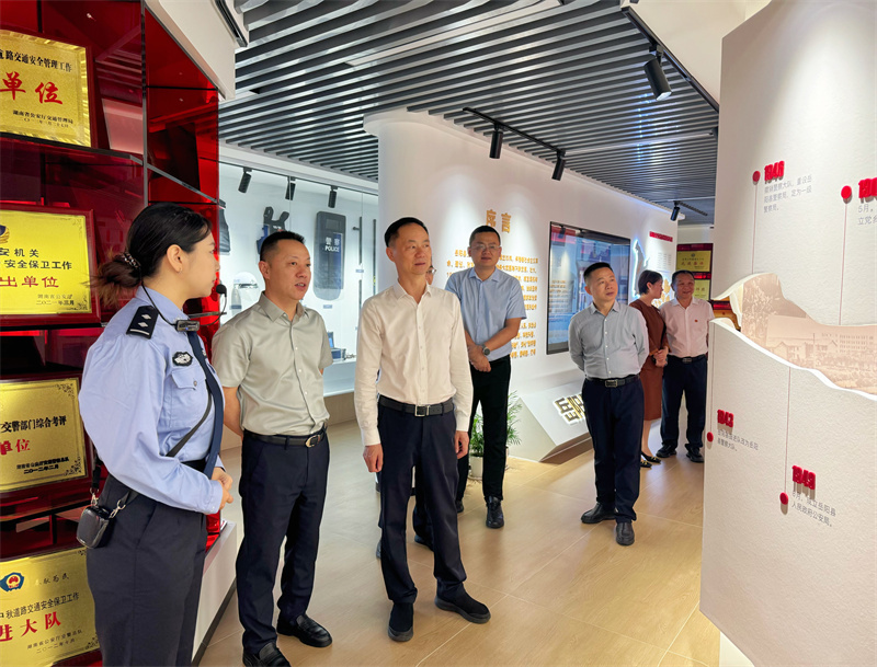 王文华来岳阳县调研指导工会工作