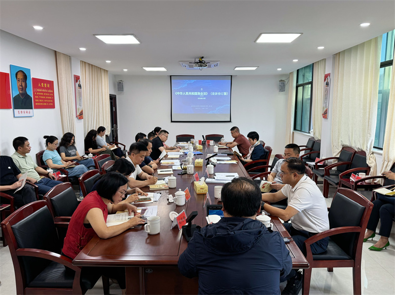 县人大常委会举行“双提升”行动集中授课