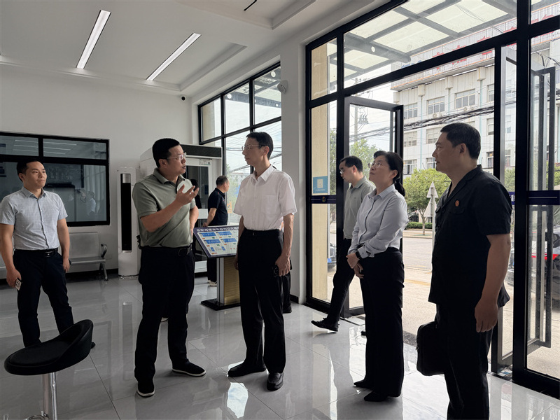 陈坚率省高院调研组来岳阳县调研指导工作