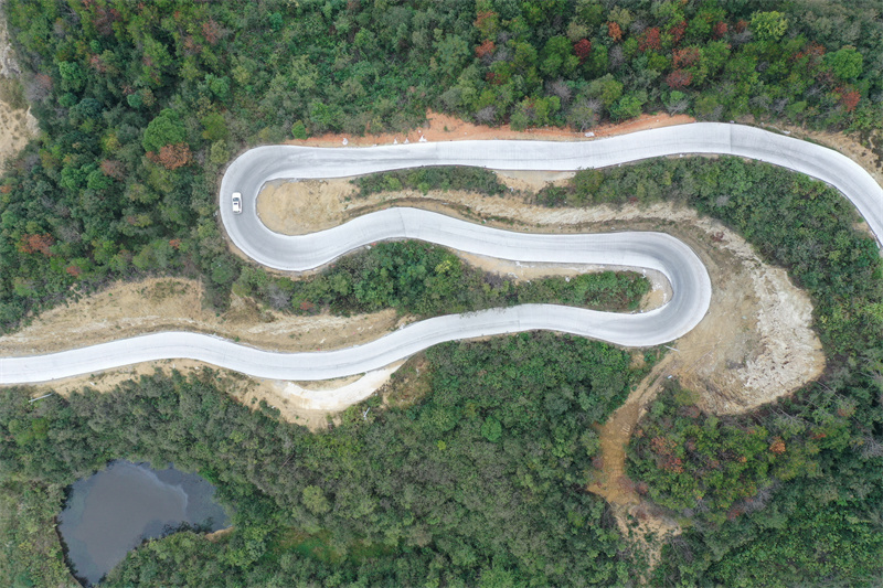 岳阳县农村公路养护中心：治隐患 慧巡检 大提升 筑牢群众出行“平安路”