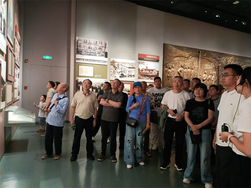 “重温革命初心 坚定历史使命”——县委组织部退休干部党支部开展迎七一主题党日活动