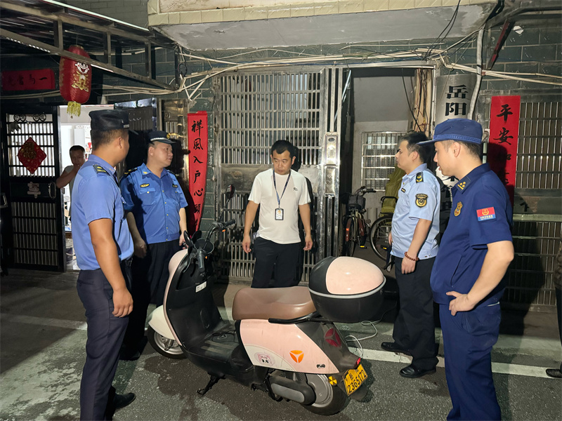 多部门联动开展集中夜查 筑牢消防安全“防火墙”