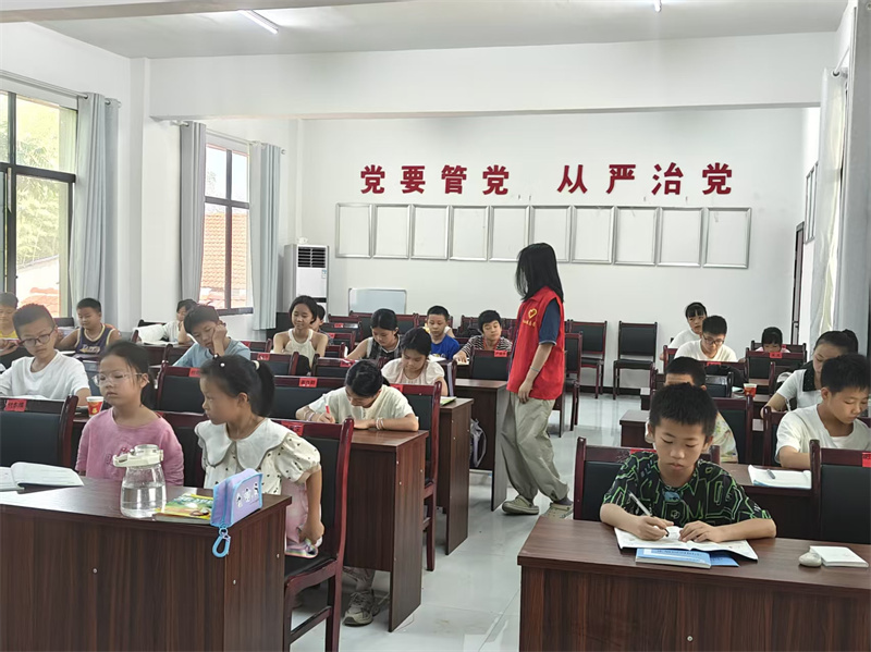 四个阵地同频共振，三支队伍各展所长——步仙镇“罗水青音”为120余名少儿撑起暑期“守护伞”