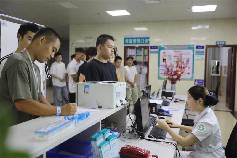 严把兵员体检关口 严守廉洁征兵底线——岳阳县扎实推进2026年下半年征兵体检工作