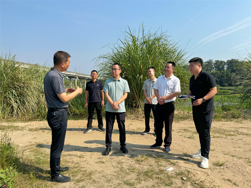张华督导市级“河湖健康问诊”交办问题整改并开展巡河工作