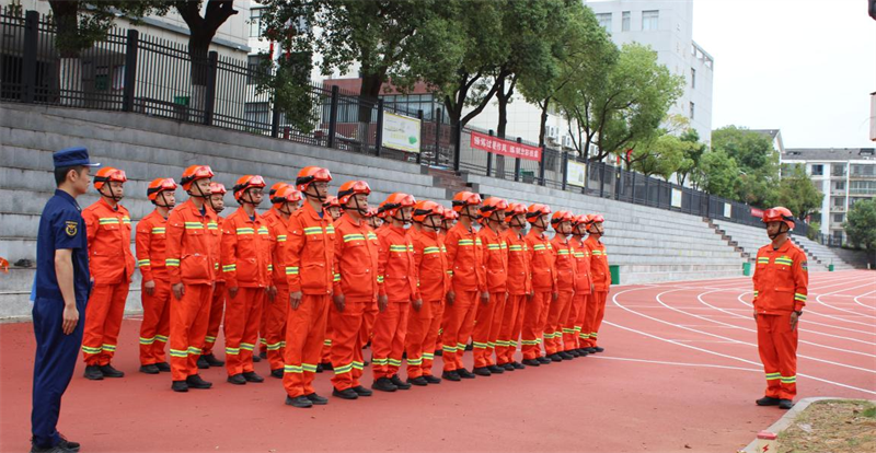 岳阳县综合应急救援队参加省市森林消防队伍扑救能力实测